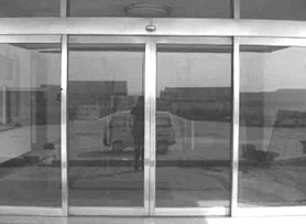 门业图片-建材旧宫维修玻璃门面议图片