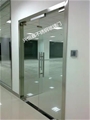 门业图片-深圳玻璃门地弹簧玻璃门办公室玻璃门钢化玻璃门图片